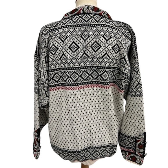 Volund Men's Black And White Design Knit Pullover Sweater Size M - Picture 4 of 12